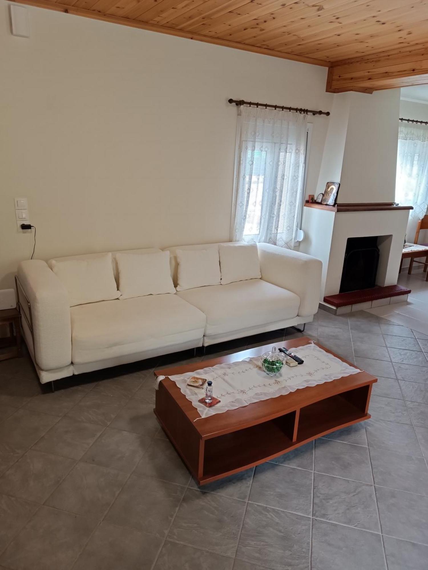 Chrysa'S House Apartment Егіо Екстер'єр фото
